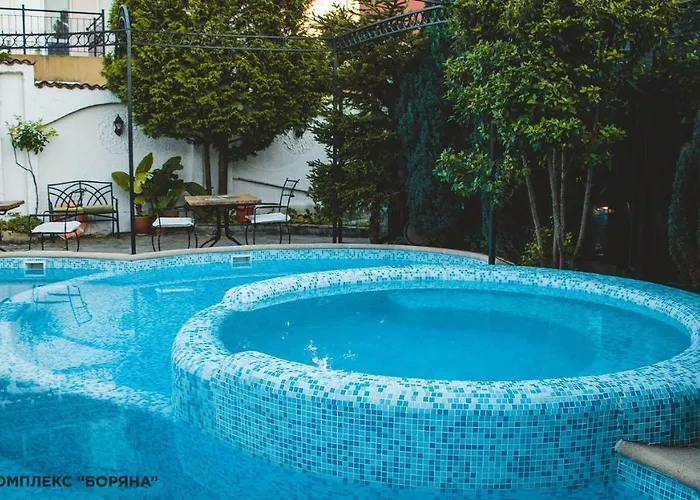 Отель Boryana 3*